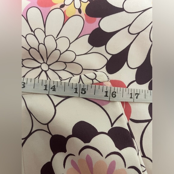 Isabel&Nina Multiple Flower Design Mini Skirt - Picture 3 of 5